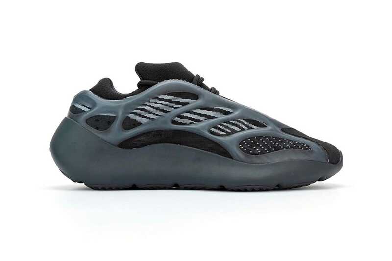 Adidas Yeezy Boost 700 V3 Черные